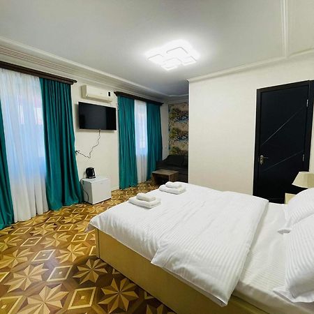 Metekhi View Hotel Tbilisi Exterior photo